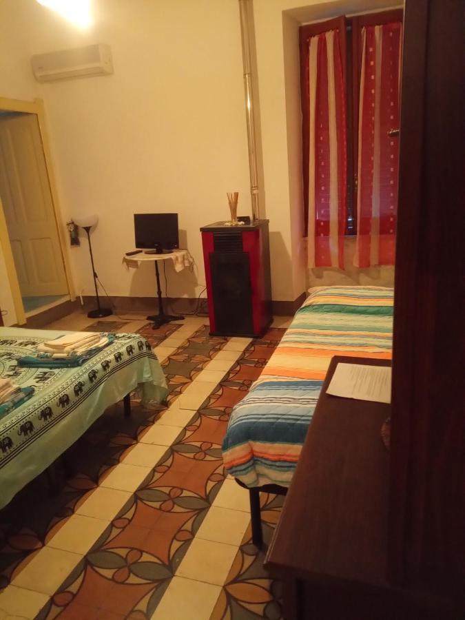 Bed and Breakfast Sa Pruninca Villanova Monteleone Exterior foto